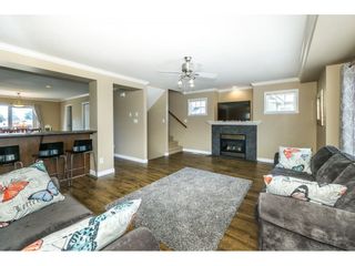 Photo 6: 16 8880 NOWELL Street in Chilliwack: Chilliwack E Young-Yale Townhouse for sale in "PARK SIDE" : MLS®# R2404652