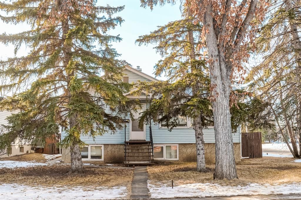 Main Photo: 2139 51 Avenue SW in Calgary: North Glenmore Park Detached for sale : MLS®# A2019210