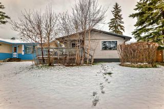 Photo 2: 3431 32A Avenue SE in Calgary: Dover Detached for sale : MLS®# A2126947