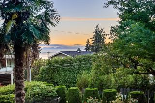 Photo 6: 4045 ROSE Crescent in West Vancouver: Sandy Cove House for sale in "Sandy Cove" : MLS®# R2816480
