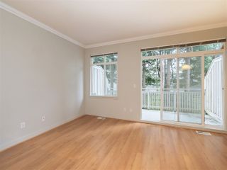 Photo 3: 3280 CLERMONT Mews in Vancouver: Champlain Heights Townhouse for sale in "Bordeaux" (Vancouver East)  : MLS®# R2339931