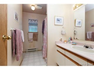 Photo 16: 596 Phelps Ave in VICTORIA: La Thetis Heights Half Duplex for sale (Langford)  : MLS®# 731694