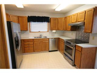 Photo 7: 139 Huntstrom Drive NE in CALGARY: Huntington Hills Residential Detached Single Family for sale (Calgary)  : MLS®# C3484011