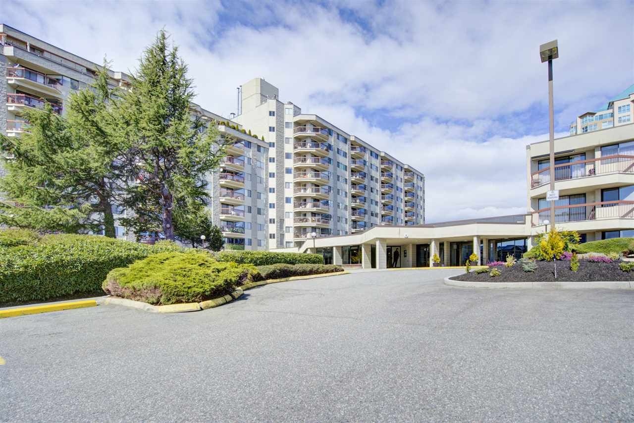 Main Photo: 921 31955 OLD YALE Road in Abbotsford: Abbotsford West Condo for sale in "Evergreen Village" : MLS®# R2449088