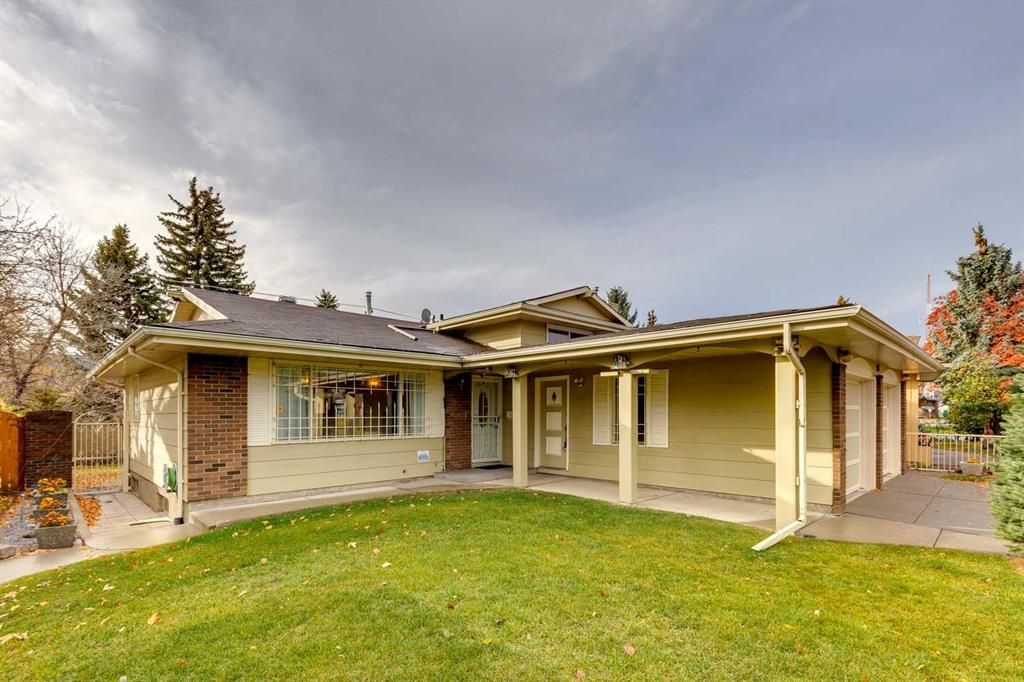 Main Photo: 931 Parkwood Way SE in Calgary: Parkland Detached for sale : MLS®# A2088014