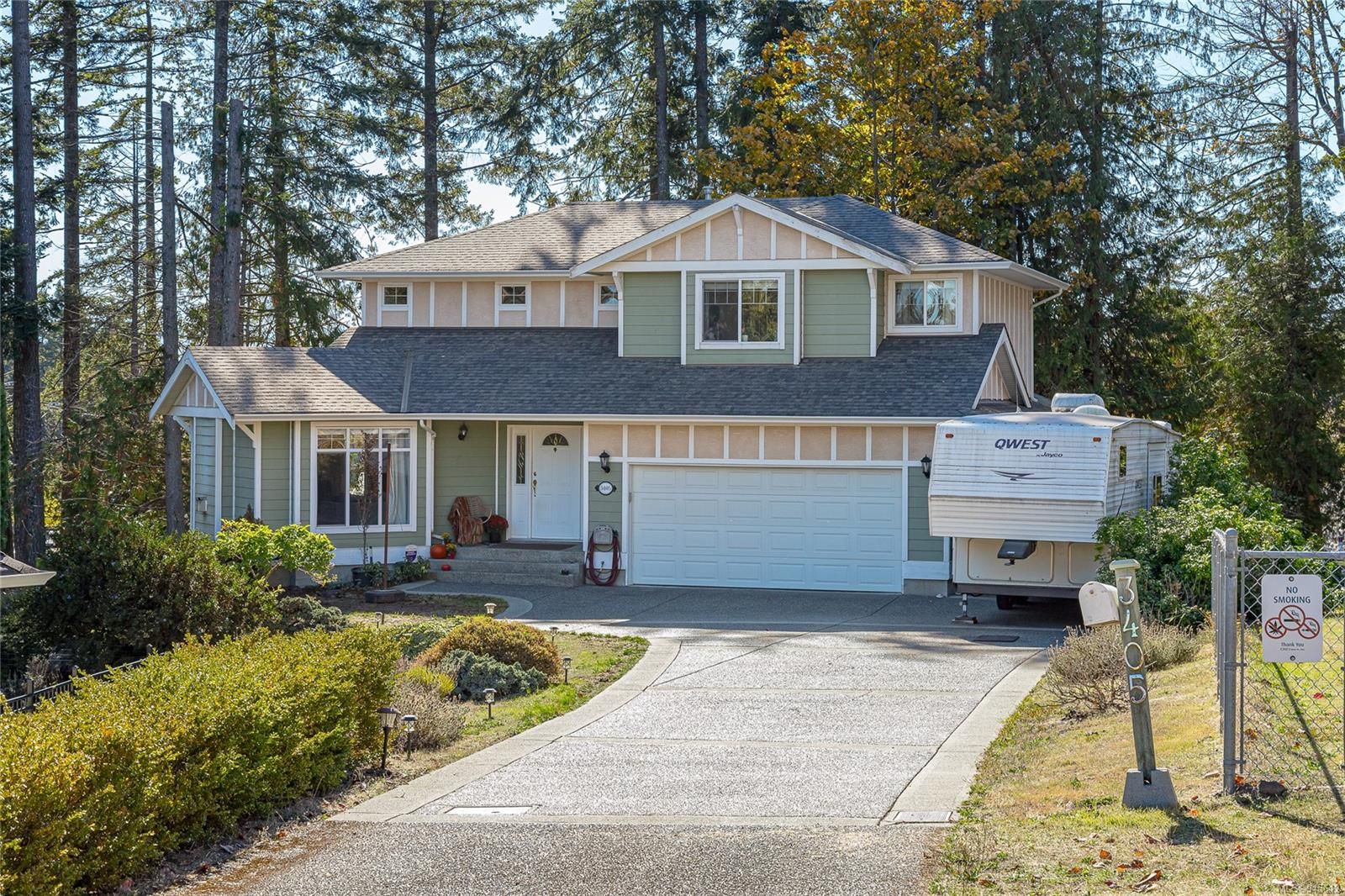 Main Photo: 3405 Rockwood Terr in Colwood: Co Triangle House for sale : MLS®# 945642