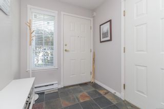 Photo 5: 12 14 Erskine Lane in View Royal: VR Hospital Row/Townhouse for sale : MLS®# 912240