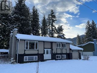 Photo 4: 609 Spruce Street in Sicamous: House for sale : MLS®# 10302238