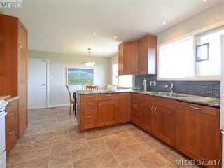 Photo 8: 6711 Welch Rd in SAANICHTON: CS Martindale House for sale (Central Saanich)  : MLS®# 754406