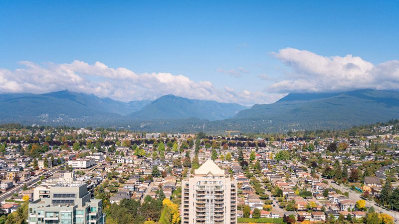 FEATURED LISTING: 3701 - 2008 ROSSER Avenue Burnaby