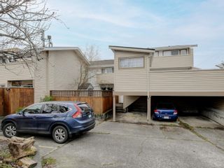 Photo 1: 103 156 St. Lawrence St in Victoria: Vi James Bay Row/Townhouse for sale : MLS®# 893588