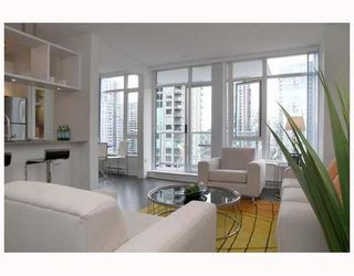 Photo 2: 1007 480 ROBSON Street in Vancouver: Downtown VW Condo for sale in "R&R" (Vancouver West)  : MLS®# V673093