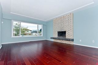 Photo 2: 3348 Napier Street in Vancouver: Home for sale : MLS®# V899569