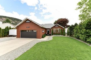 Photo 1: 4026 Smith Way, in Peachland: House for sale : MLS®# 10270610