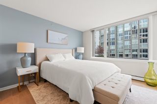 Photo 11: 906 1288 MARINASIDE Crescent in Vancouver: Yaletown Condo for sale (Vancouver West)  : MLS®# R2770374