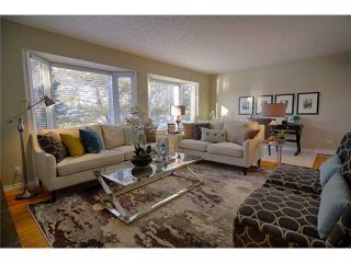Photo 2: 174 WILDWOOD Drive SW in CALGARY: Wildwood Residential Detached Single Family for sale (Calgary)  : MLS®# C3558134