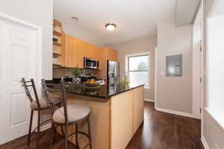 Photo 5: 1953 W FOSTER Avenue Unit 3 in Chicago: CHI - Lincoln Square Residential for sale ()  : MLS®# 11367100