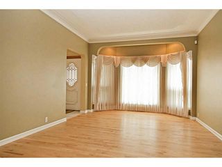 Photo 3: 335 WOODPARK Court SW in CALGARY: Woodlands Residential Detached Single Family for sale (Calgary)  : MLS®# C3572330
