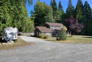 Photo 3: 1080 TIMBERLAND Road: Roberts Creek House for sale in "Heart of Roberts Creek" (Sunshine Coast)  : MLS®# R2107079