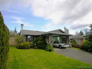 Photo 1: 1222 Alan Rd in VICTORIA: SW Layritz House for sale (Saanich West)  : MLS®# 637712