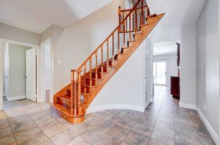 Photo 6: 121 E Martindale Avenue in Oakville: College Park House (2-Storey) for lease : MLS®# W5970675