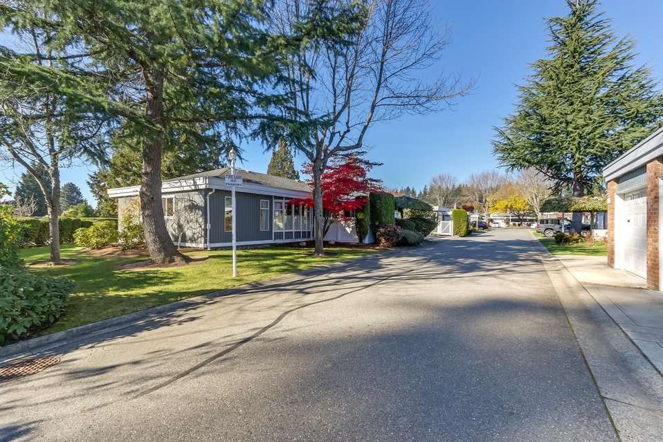 Main Photo: 124 14271 18A Avenue in Surrey: Sunnyside Park Surrey Townhouse for sale in "Ocean Bluff Court" (South Surrey White Rock)  : MLS®# R2318434