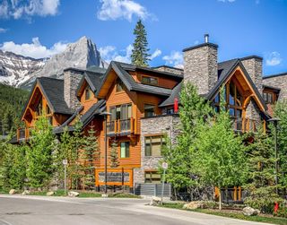 Photo 1: 2101 101 Stewart Creek Landing: Canmore Apartment for sale : MLS®# A1117330