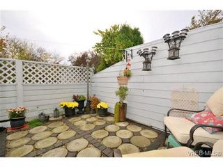 Photo 15: 2882 Belmont Ave in VICTORIA: Vi Oaklands Row/Townhouse for sale (Victoria)  : MLS®# 656001