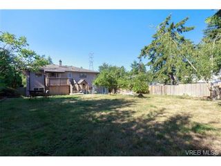 Photo 19: 1120 Loenholm Rd in VICTORIA: SW Northridge House for sale (Saanich West)  : MLS®# 738051
