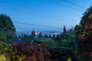 Photo 5: 1165 MATHERS Avenue in West Vancouver: Ambleside House for sale : MLS®# R2511661