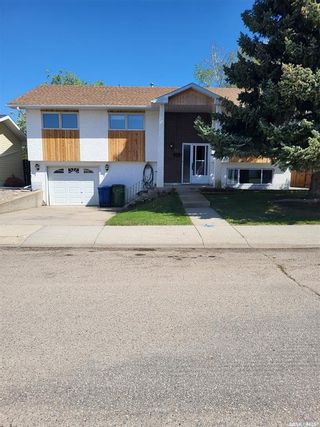 Photo 1: 12 Bluebell Crescent in Moose Jaw: VLA/Sunningdale Residential for sale : MLS®# SK929647
