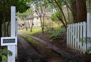 Photo 1: 2866 LOWER Road: Roberts Creek House for sale (Sunshine Coast)  : MLS®# R2143142