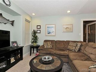 Photo 11: 1941 Valley View Pl in VICTORIA: VR Prior Lake House for sale (View Royal)  : MLS®# 632905