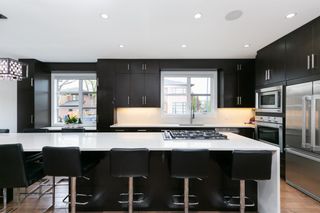 Photo 10: 2303 5 Street NE in Calgary: Winston Heights/Mountview Semi Detached (Half Duplex) for sale : MLS®# A2027161