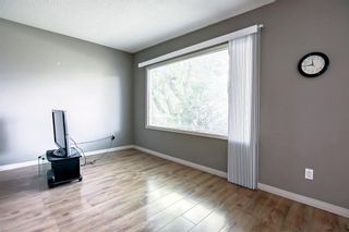 Photo 5: 12 Beaver Dam Place NE in Calgary: Thorncliffe Duplex for sale : MLS®# A1227609