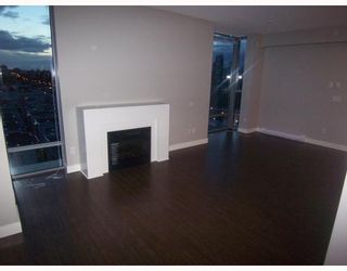 Photo 4: PH3 587 W 7TH Avenue in Vancouver: Fairview VW Condo for sale in "AFFINITI" (Vancouver West)  : MLS®# V696581