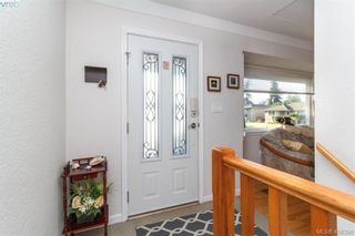 Photo 7: 704 Brookridge Pl in VICTORIA: SW Northridge House for sale (Saanich West)  : MLS®# 811584