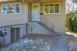 Photo 2: 999 Furber Rd in Langford: La Langford Proper Half Duplex for sale : MLS®# 919276
