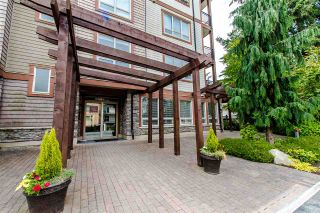 Photo 2: 100 15268 18 Avenue in Surrey: King George Corridor Condo for sale in "Park Place" (South Surrey White Rock)  : MLS®# R2295314