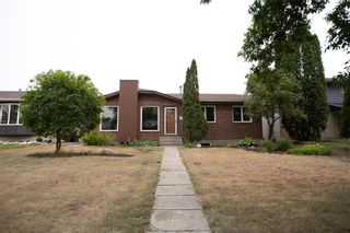 Photo 1: 66 Dells Crescent in Winnipeg: Meadowood Residential for sale (2E)  : MLS®# 202119070