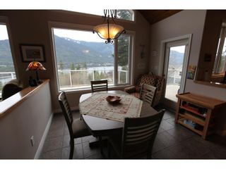 Photo 17: 6817 GRANDVIEW DRIVE in Nelson: House for sale : MLS®# 2475899