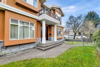 Photo 3: 1810 E 63RD Avenue in Vancouver: Fraserview VE House for sale (Vancouver East)  : MLS®# R2539366