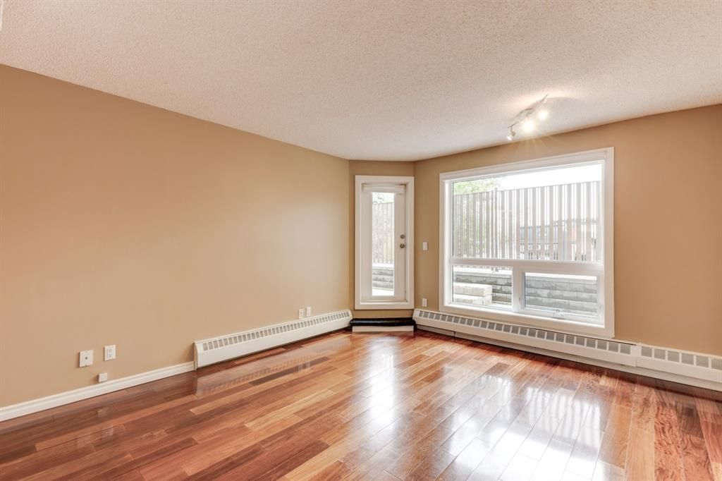 Photo 11: Photos: 106 3717 42 Street NW in Calgary: Varsity Apartment for sale : MLS®# A1238605
