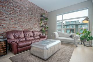 Photo 1: 308 262 SALTER Street in New Westminster: Queensborough Condo for sale in "PORTAGE" : MLS®# R2413494