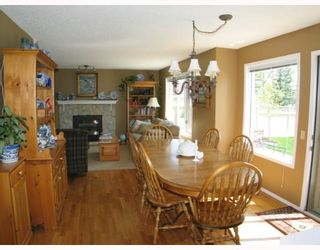 Photo 5: 20 Douglasbank Rise SE in CALGARY: Douglasdale Estates Residential Detached Single Family for sale (Calgary)  : MLS®# C3263974