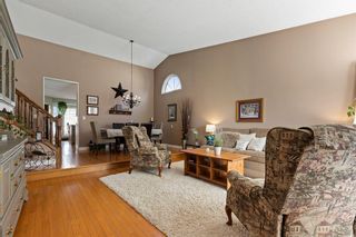 Photo 10: 688 Sunmills Drive SE in Calgary: Sundance Detached for sale : MLS®# A2035971