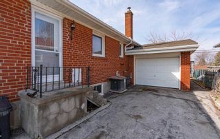 Photo 3: 952 Mccowan Road in Toronto: Bendale House (Bungalow) for sale (Toronto E09)  : MLS®# E5999939