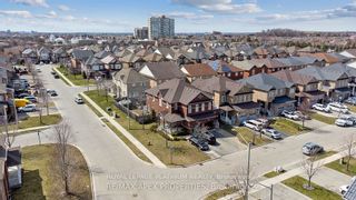 Photo 1: 4727 Centretown Way in Mississauga: Hurontario House (2-Storey) for lease : MLS®# W8490164