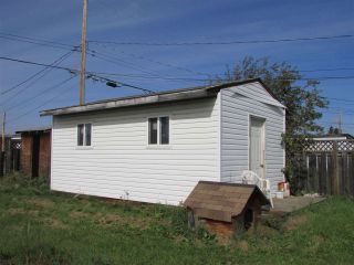 Photo 4: 8604 77 Street in Fort St. John: Fort St. John - City SE Manufactured Home for sale in "AENNOFIELD" (Fort St. John (Zone 60))  : MLS®# R2319753