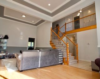Photo 5: 5832 139 Street in Surrey: Panorama Ridge House for sale : MLS®# R2753528